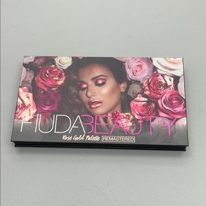 HUDA BEAUTY Rose Gold Remastered Eyeshadow Palette